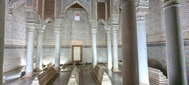 Tombeaux saadiens douze colonnes Marrakech riaddartaliwint