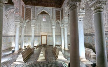 Tombeaux saadiens douze colonnes Marrakech riaddartaliwint